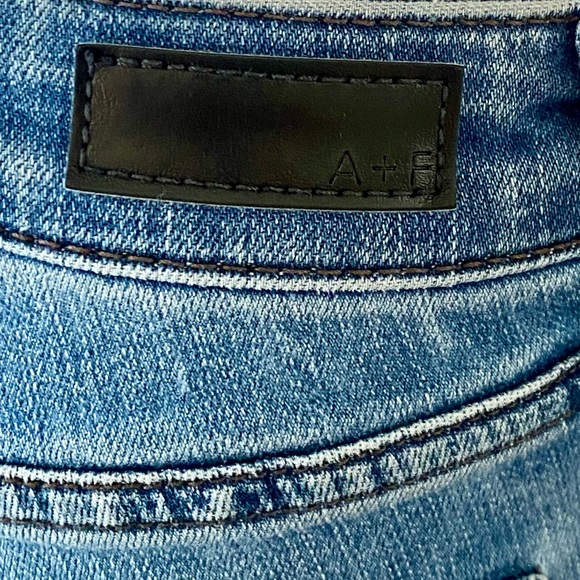 A&F Harper Super Skinny Jeans - Picture 6 of 12